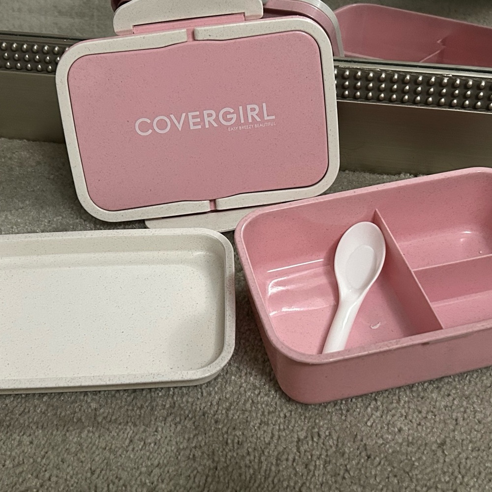 COVERGIRL Pink and White Bento Lunch Box with Spoon. New in package